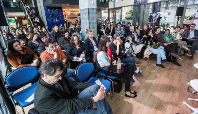 Τρεις διαγωνισμοί για 293 πτυχιούχους σε διάφορες υπηρεσίες