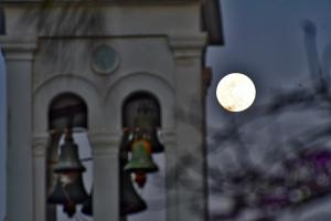 Αστατος ο καιρός μέχρι την Κυριακή του Πάσχα