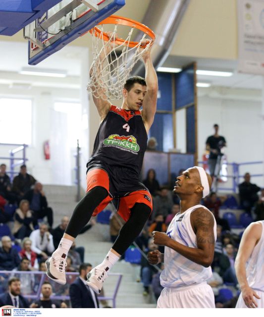 Ο Λούντζης κατέρρεε, αλλά ο Πηνειός έρεε…