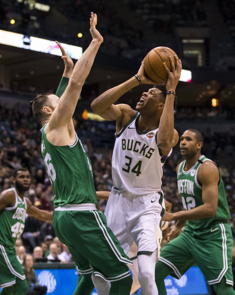 Υποκλίθηκαν και οι Σέλτικς στον Αντετοκούνμπο