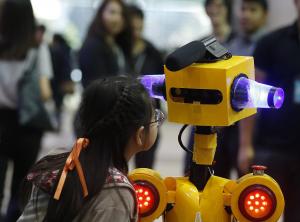 «Αθάνατος δικτάτορας» η τεχνητή νοημοσύνη για τον Ελον Μασκ