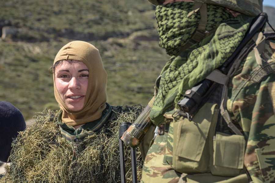 Η πρώτη γυναίκα εθνοφύλακας συμμετείχε σε άσκηση στην Ικαρία