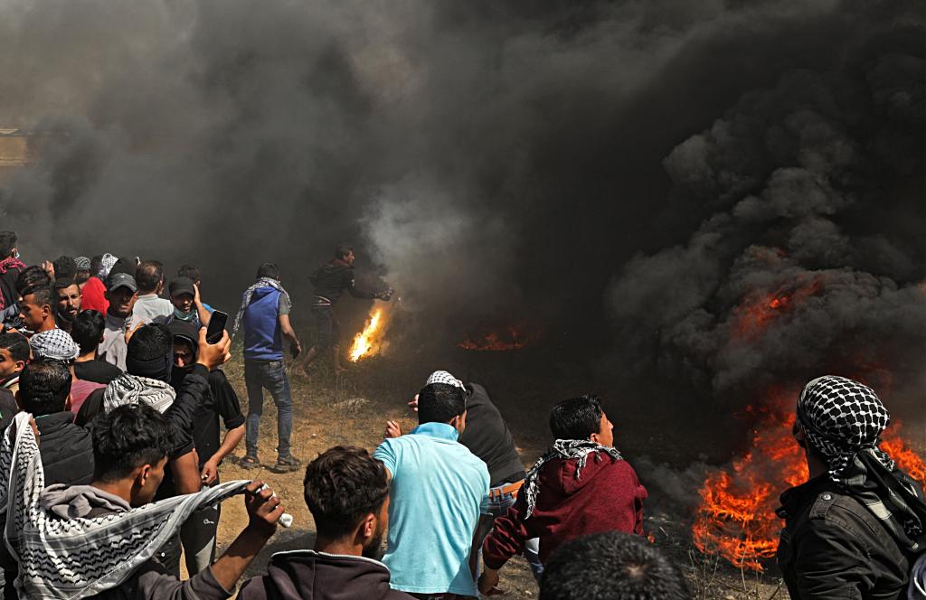 Τουλάχιστον επτά νεκροί και 400 τραυματίες από ισραηλινά πυρά
