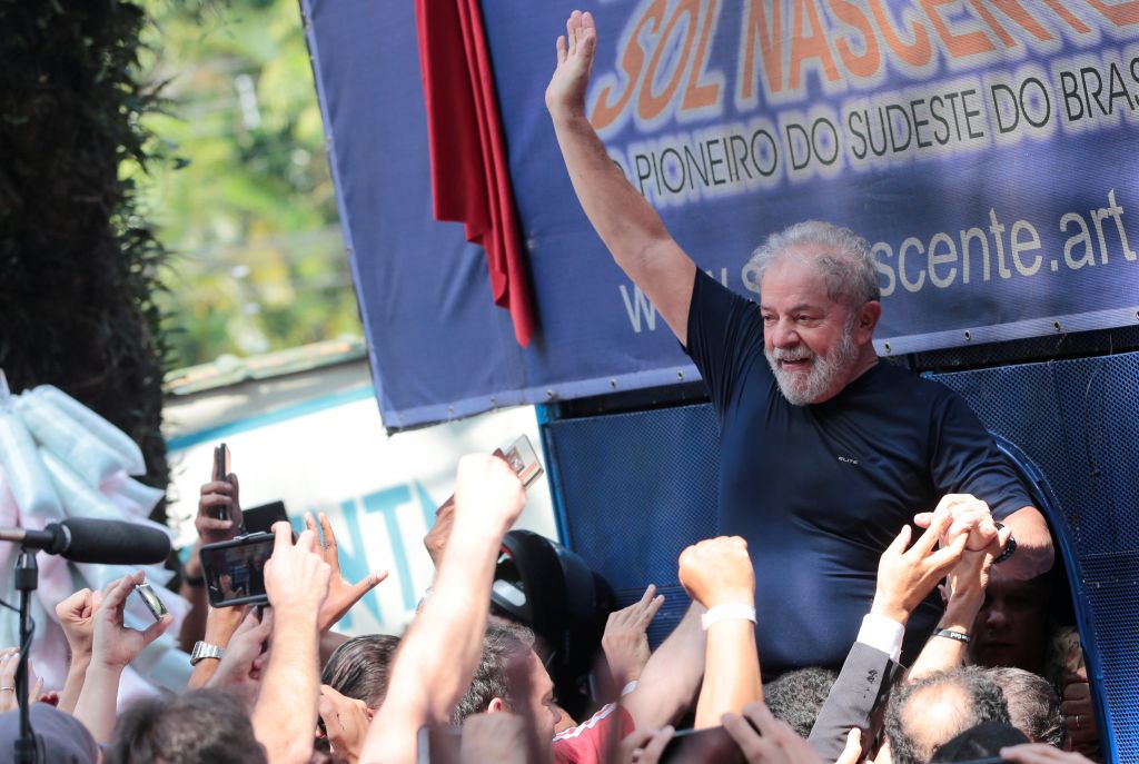 Βραζιλία: Ο Λούλα δηλώνει ότι θα παραδοθεί στην αστυνομία