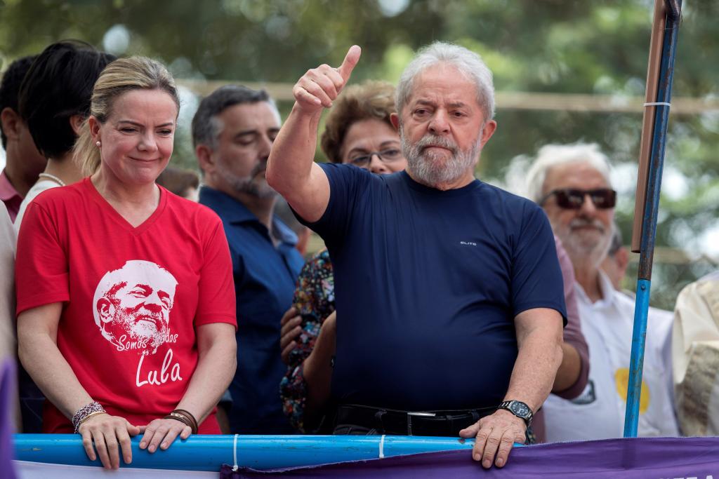 Βραζιλία: Ηρεμος αλλά αγανακτισμένος δηλώνει ο Λούλα από τη φυλακή