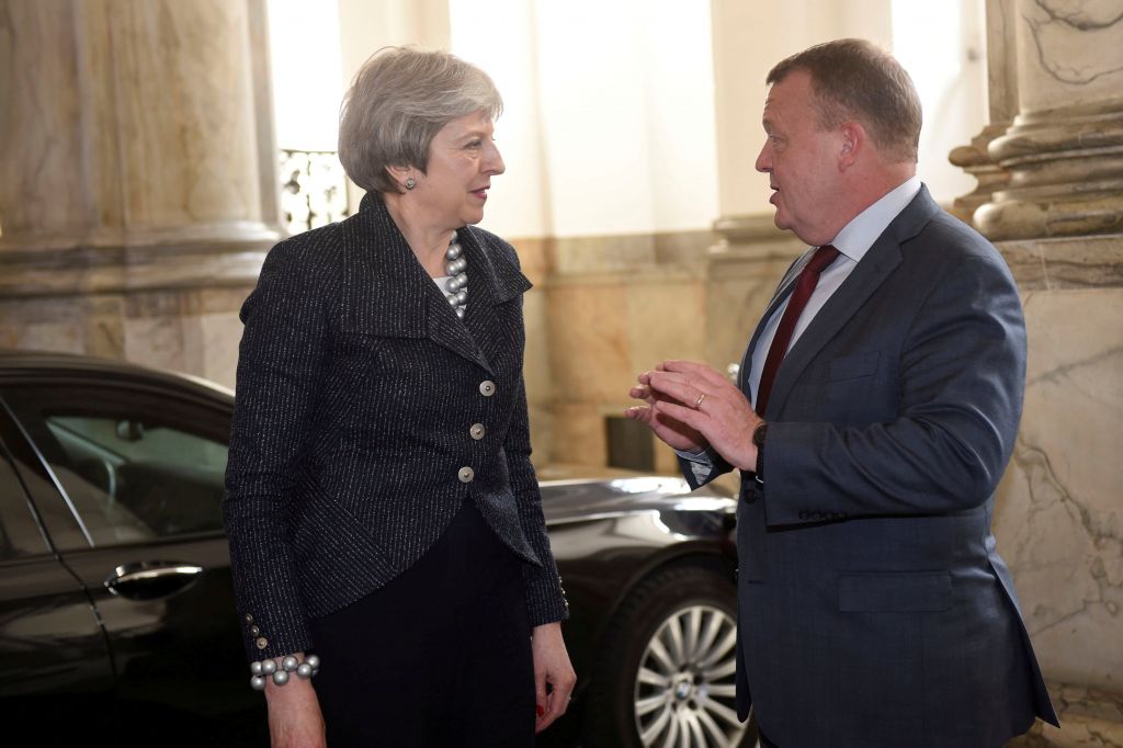 Δεν αποκλείει δράση κατά της Συρίας η Βρετανία