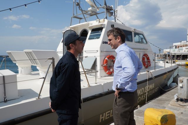 Με το βλέμμα στη Φώφη