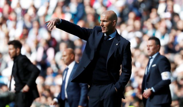 Με τα εισιτήρια στο χέρι