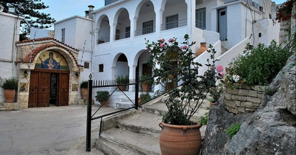 Εκλεψαν τάματα από εικόνες στη Μονή Παλιανής