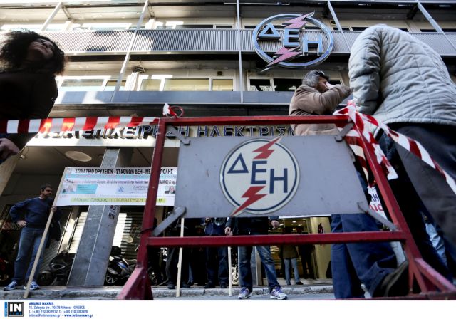 Τα πρώτα πωλητήρια βγάζουν στον δρόμο τους εργαζομένους