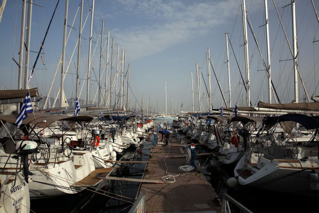 «Εκρηξη» στις ναυλώσεις ελληνικών τουριστικών σκαφών