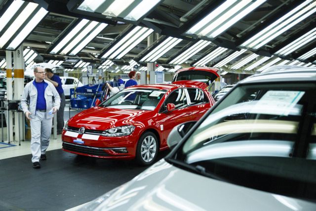 Πρώτες σκιές στην ισχυρή ανάπτυξη της ευρωζώνης