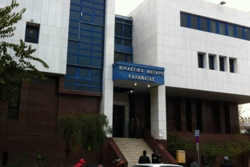 Μητέρα εγκατέλειψε τα τέσσερα παιδιά της στην Εισαγγελία Καλαμάτας