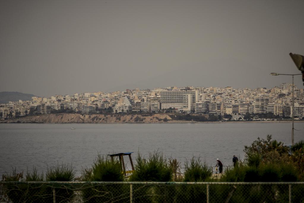 Η αφρικανική σκόνη «πνίγει» ξανά την Αθήνα