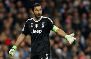 Βασίλισσα εναντίον όλων