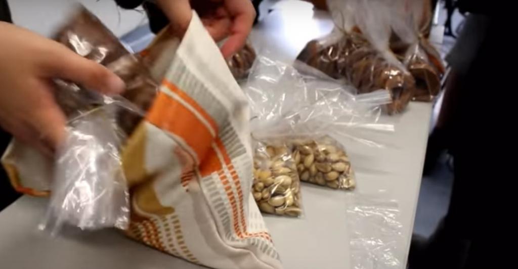 Κατασκευάζουν συσκευασίες για ελληνικά προϊόντα εμπνευσμένες από τη μυθολογία