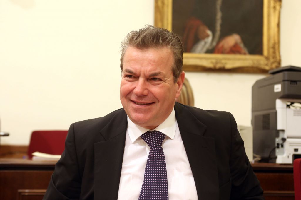 Διαγραφή οφειλών για όσους πλήρωναν διπλές ασφαλιστικές εισφορές