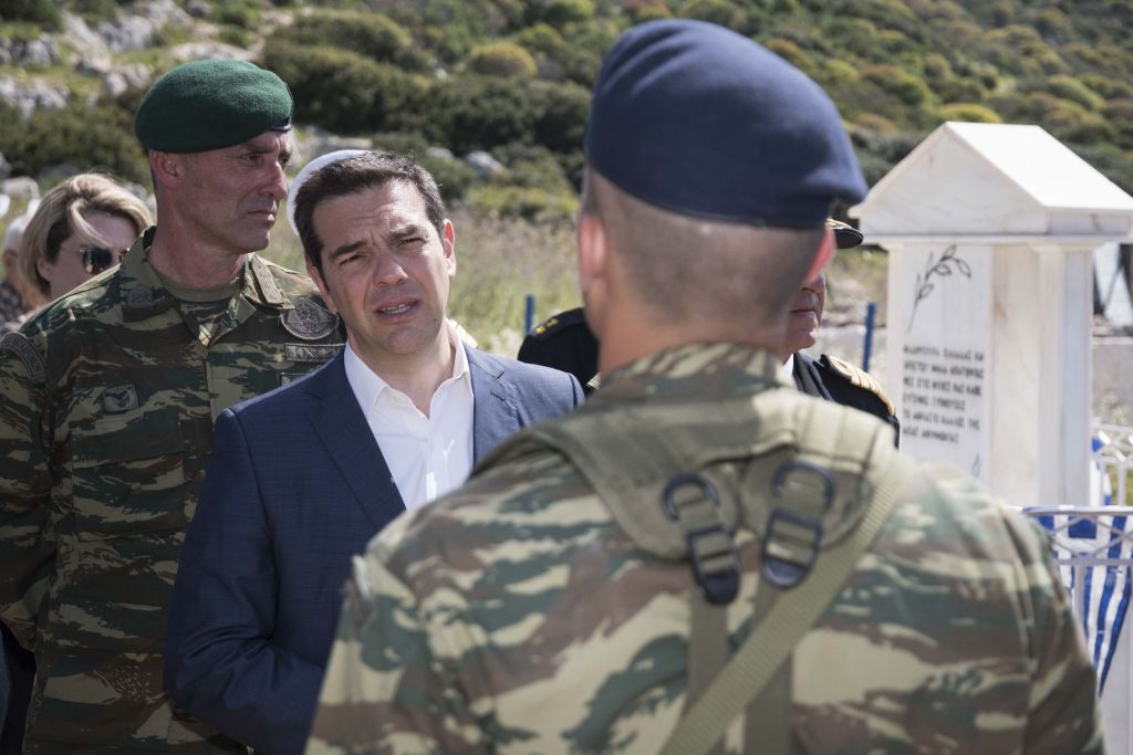 Απορρίπτει τα περί ανταλλαγής των στρατιωτικών ο Τσίπρας