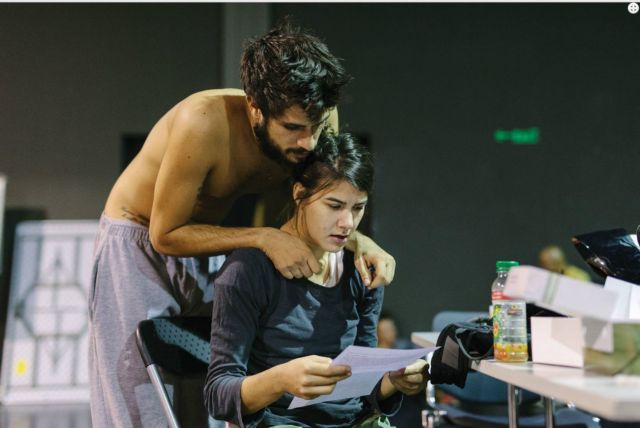 «Ανήκω σε μια οικογένεια ηθοποιών που εκτιμώ»