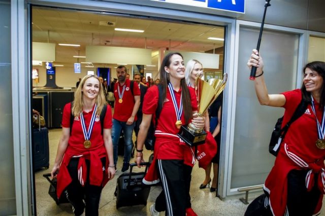 Στέλλα μείνε… κρατάω κούπα