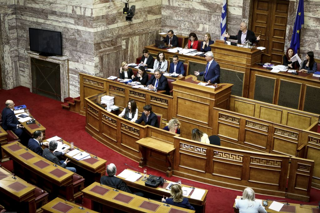 Σε θέση μάχης κυβέρνηση και αντιπολίτευση για τις λιγνιτικές μονάδες