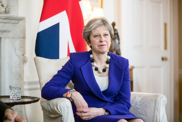 Χαστούκι στη Μέι από τη Βουλή των Λόρδων για το Brexit