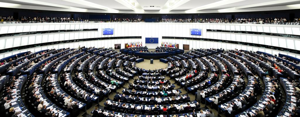 European Parliament demands release of Greek officers jailed in Turkey