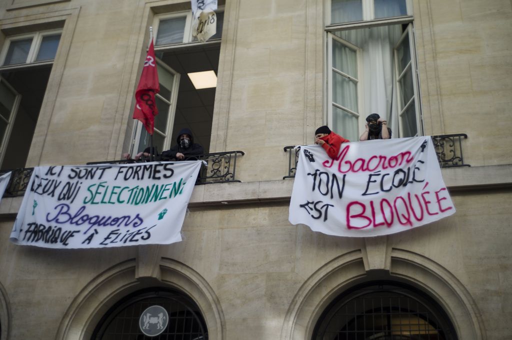 Γαλλία: Καταλήψεις σε Πανεπιστήμια και συνέχειας απεργίας σιδηροδρομικών