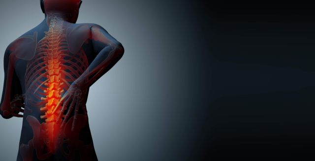 Ενας στους δύο Ελληνες έχει οστεοπόρωση