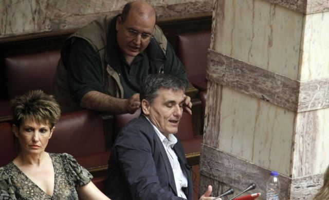 Γιατί ο Φίλης άνοιξε πόλεμο με Τσίπρα και Τσακαλώτο