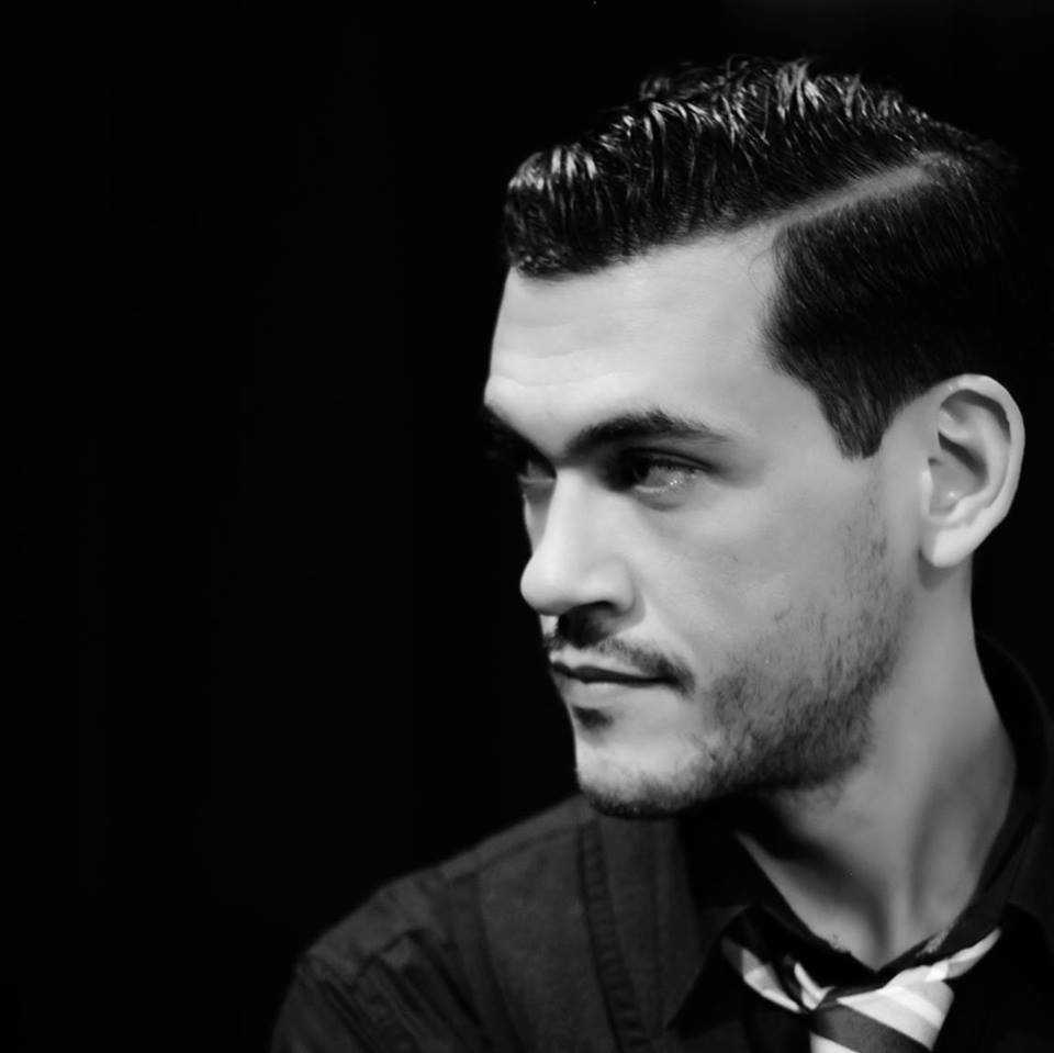 Ο Μιχάλης Καλαμπόκης δεν «ντύνει τους γυμνούς»!