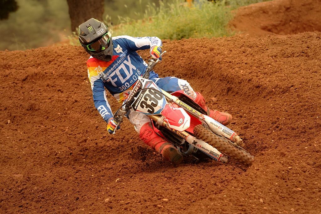 Διπλή νίκη για τον Παναγιώτη Κουζή με Honda CRF450R