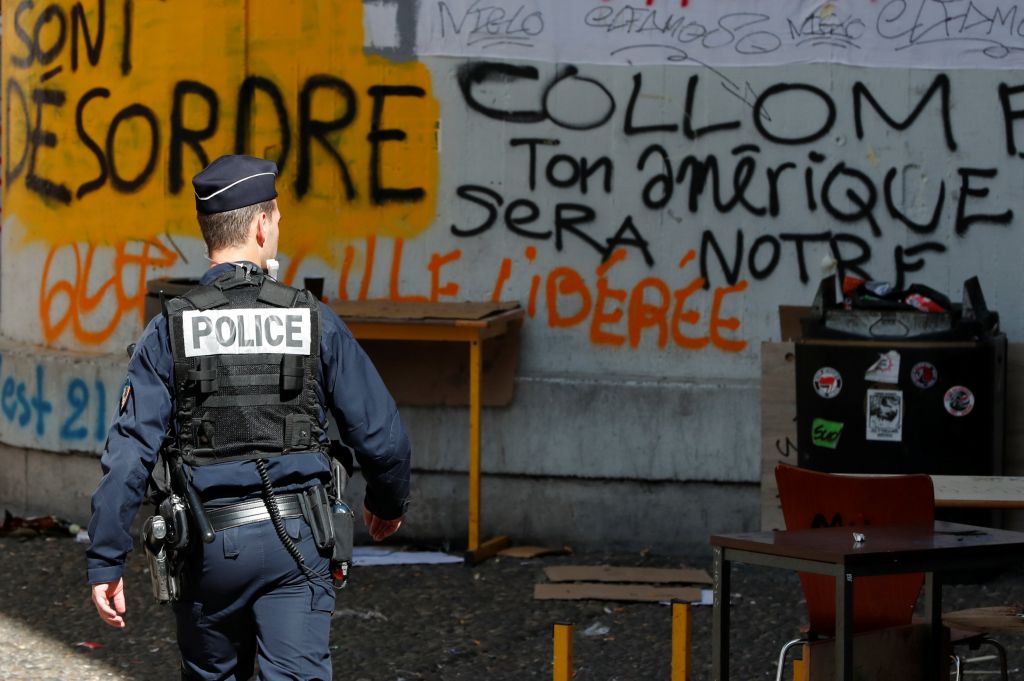 Γαλλία: Η αστυνομία διέλυσε την κατάληψη στην Τολμπιάκ
