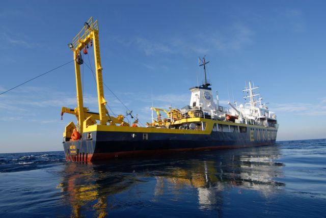 Σκύρος: Ξεκίνησαν οι εργασίες ανέλκυσης του μοιραίου Μιράζ