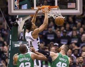 Μείωσε το Μιλγουόκι, προβάδισμα η Ιντιάνα