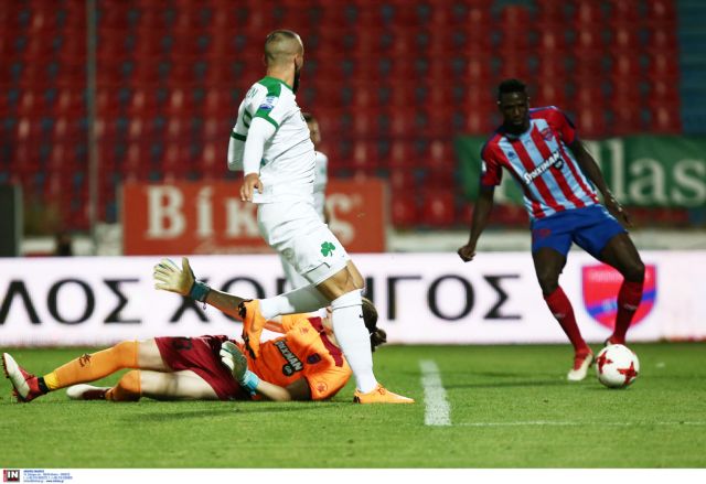 Νίκη στο γήπεδο, αγωνία στα αποδυτήρια