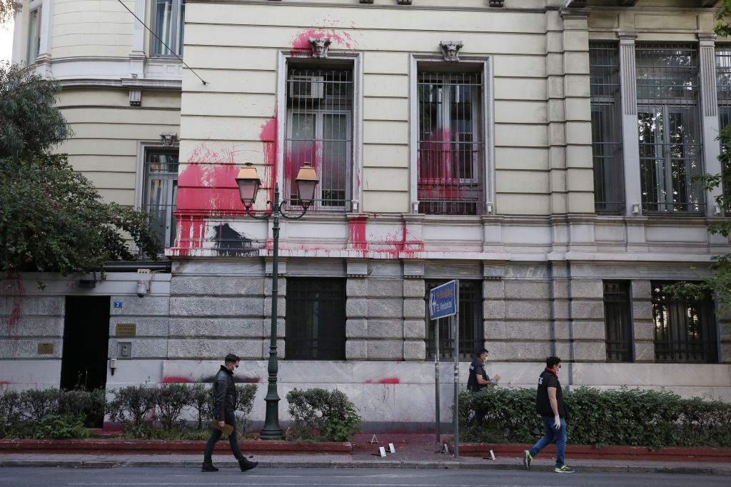 Πυρά κατά της κυβέρνησης για την ασυδοσία του Ρουβίκωνα