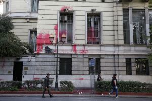 Πυρά κατά της κυβέρνησης για την ασυδοσία του Ρουβίκωνα