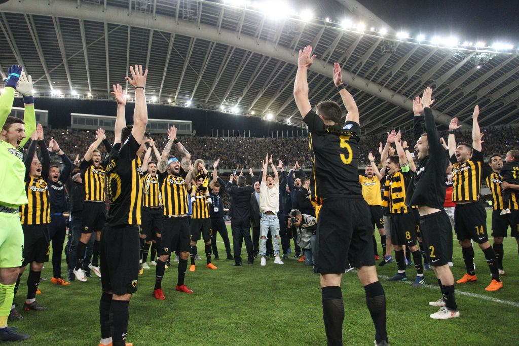 Με υπογραφή Μπακασέτα, η ΑΕΚ πρωταθλήτρια