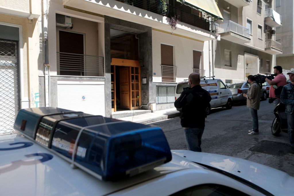 Επίθεση με μαχαίρι και οξύ σε αστυνομικούς στον Αγιο Παντελεήμονα