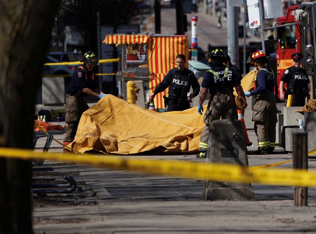Μακελειό στον Καναδά – Φορτηγάκι σκότωσε εννέα άτομα, τραυμάτισε 16 στο Τορόντο (βίντεο)