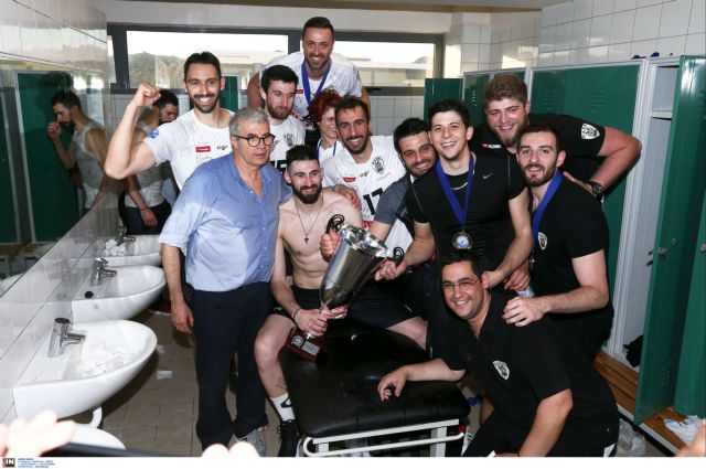 Πετάω τη σκούφια μου για την Ελλάδα