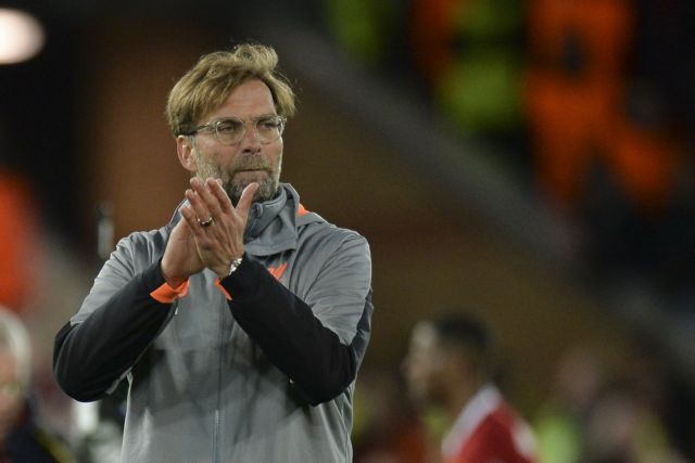 Ο Κλοπ την κρατά στο εδαφος