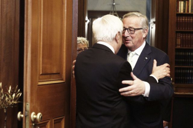 Πρόσκληση Γιούνκερ στον ΠτΔ να επισκεφθεί την έδρα της ΕΕ