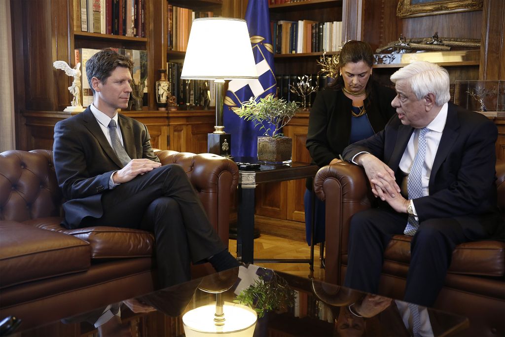 Παυλόπουλος: Η Τουρκία να σεβαστεί τις συμφωνίες για το μεταναστευτικό