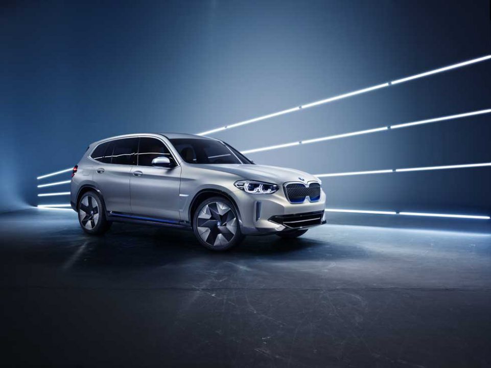 BMW: Aλματώδη αύξηση στις πωλήσεις ηλεκτρικών σημειώνει η βαυαρική φίρμα