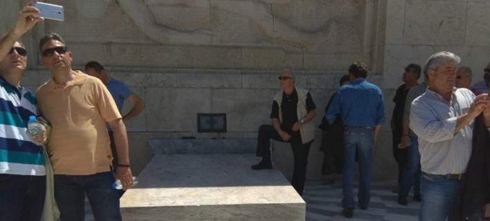 Σάλος για την αθλιότητα συνδικαλιστή στον Αγνωστο Στρατιώτη