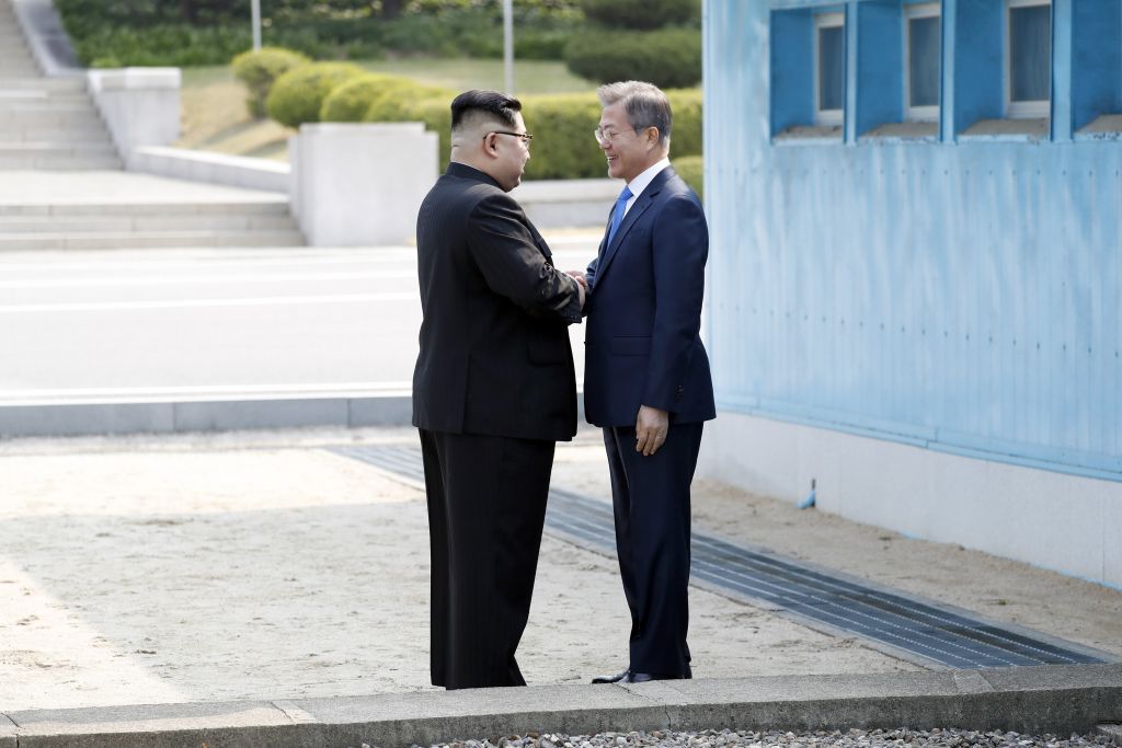 Εθαψαν το τσεκούρι του πολέμου στην Κορέα