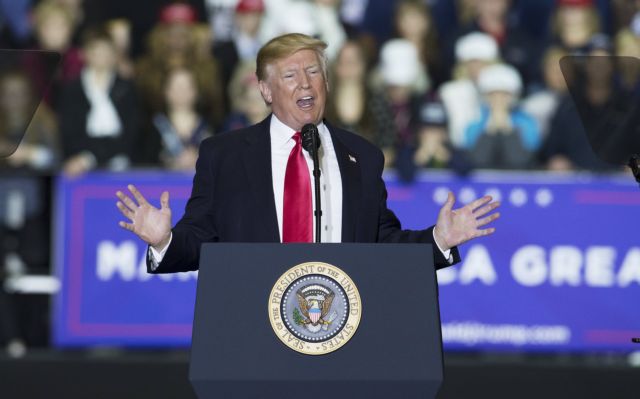 Αναποφάσιστος ο Τραμπ για το Ιράν