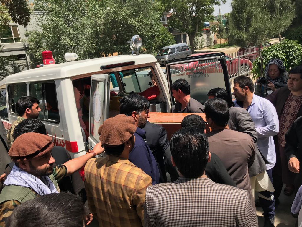 Χάος στην Καμπούλ: Πάνω από 25 νεκροί σε διπλή βομβιστική επίθεση